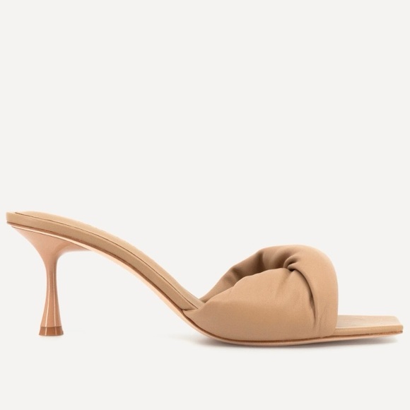 STUDIO AMELIA Tan Twist Sandals - Picture 1 of 8